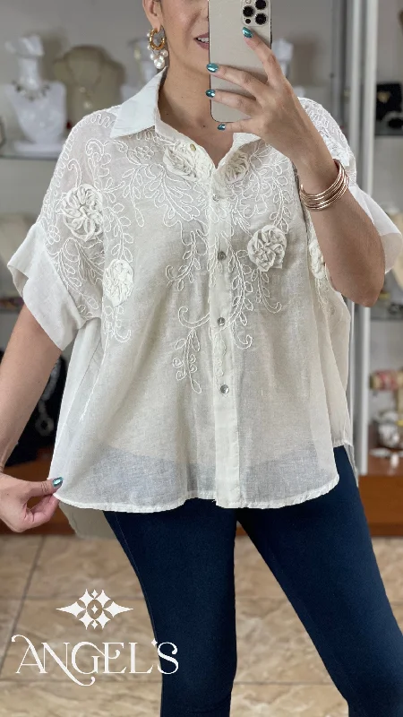 Weekend Specials Just for You Floral With Embroidery Details Top