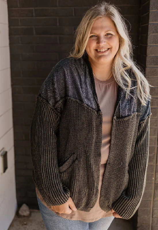Weekend Specials to Savor SELAH REG/CURVY ACID WASHED CARDIGAN
