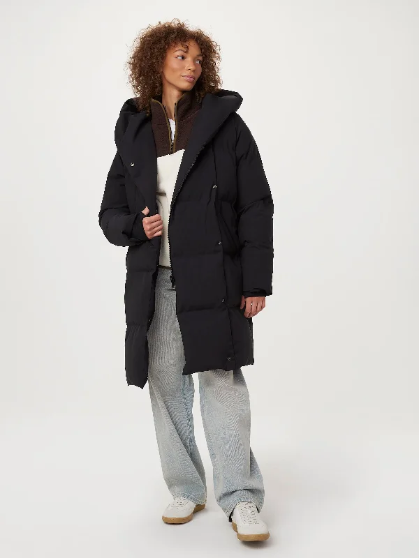 Markdowns The Hygge Puffer Coat in Black