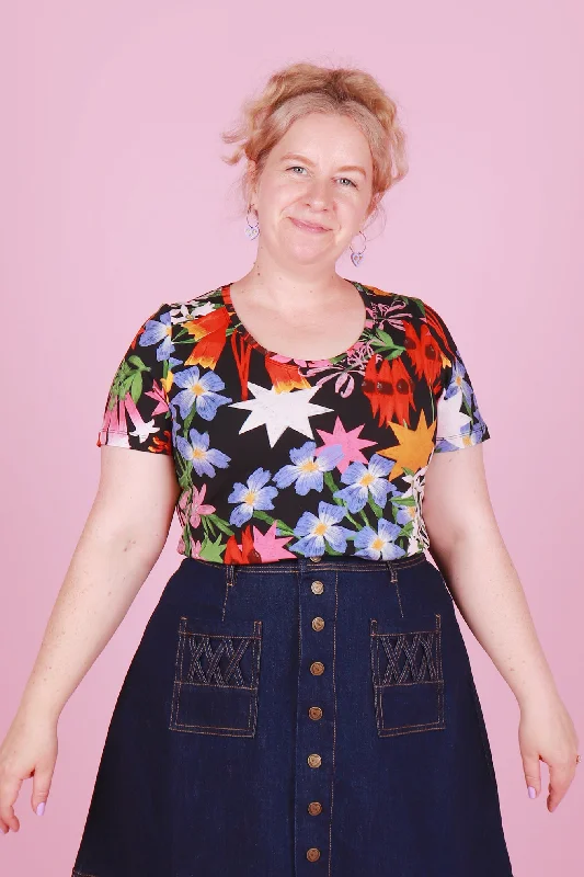 Year-End Clearance Everyday Tee Festive Floral