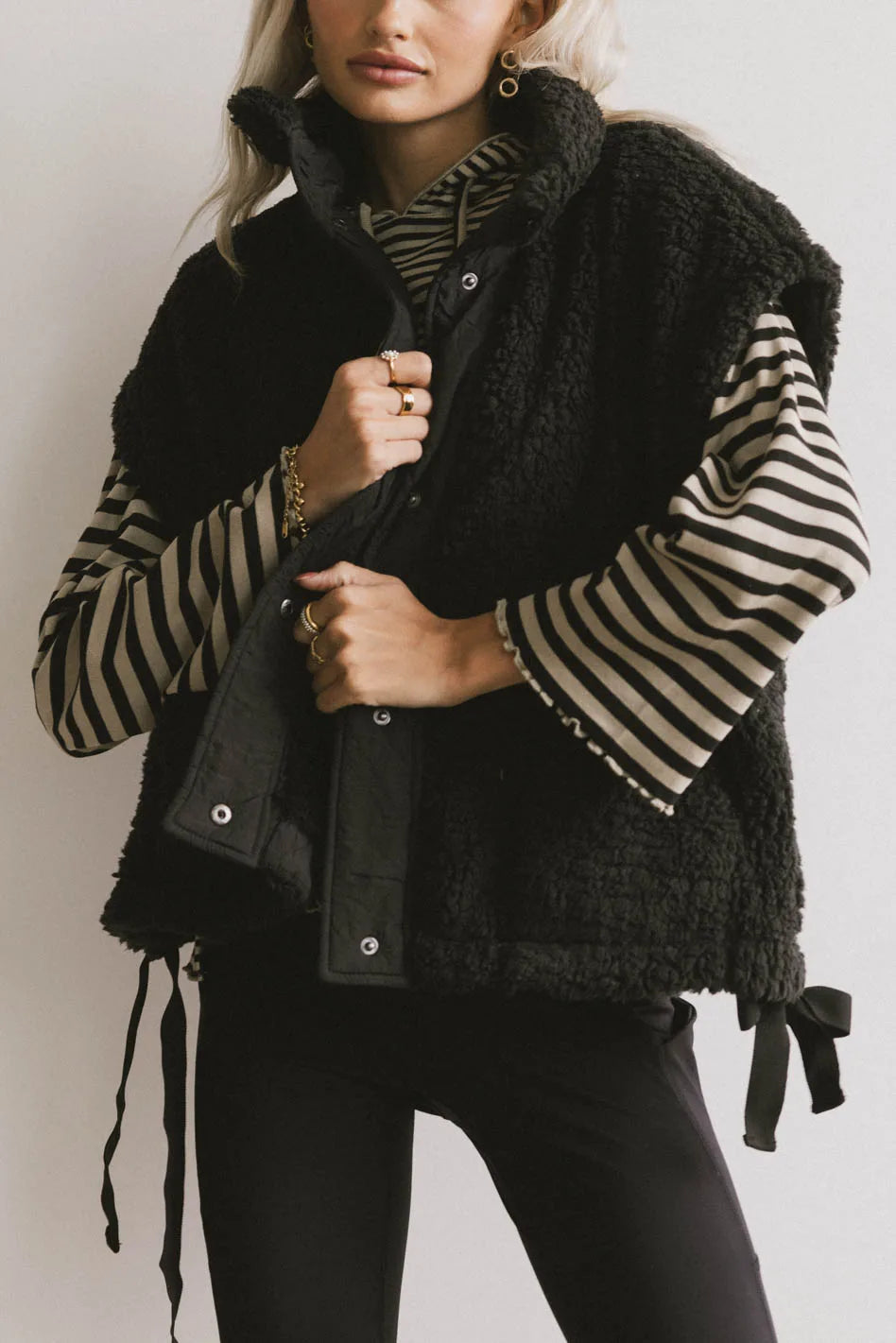 Super Sale Johanna Sherpa Vest in Black