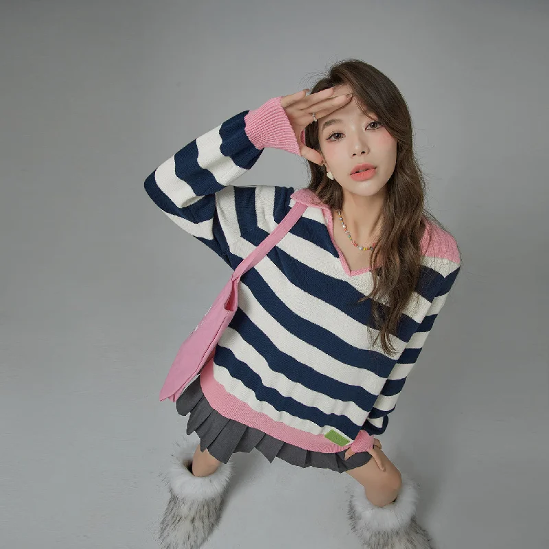 Weekend Deals That Excite Open Book Loose Fit V-Neck Striped Knit Top