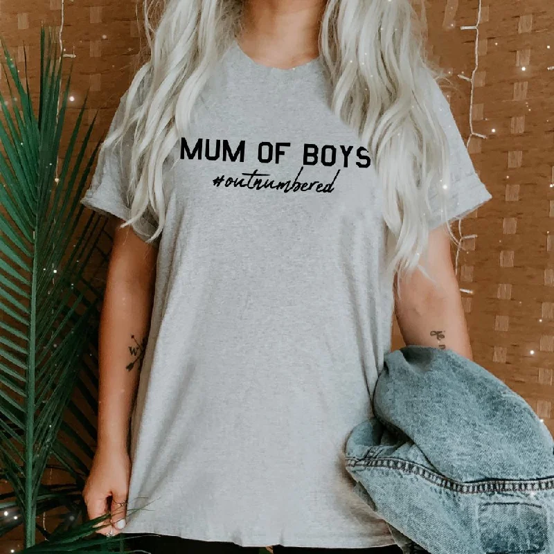 Top Pick Mum of Boys Hashtag Outnumbered T-Shirt (MRK X)