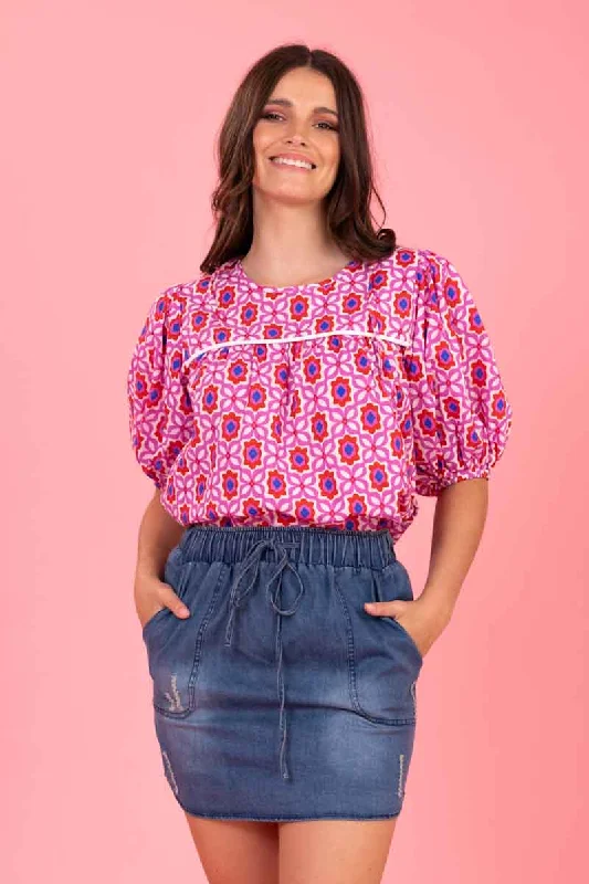 Weekend Offers That Sizzle Zoe Top Pink Red Print