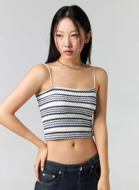 Weekend Offers That Delight Stripe Cropped Knit Top CL320
